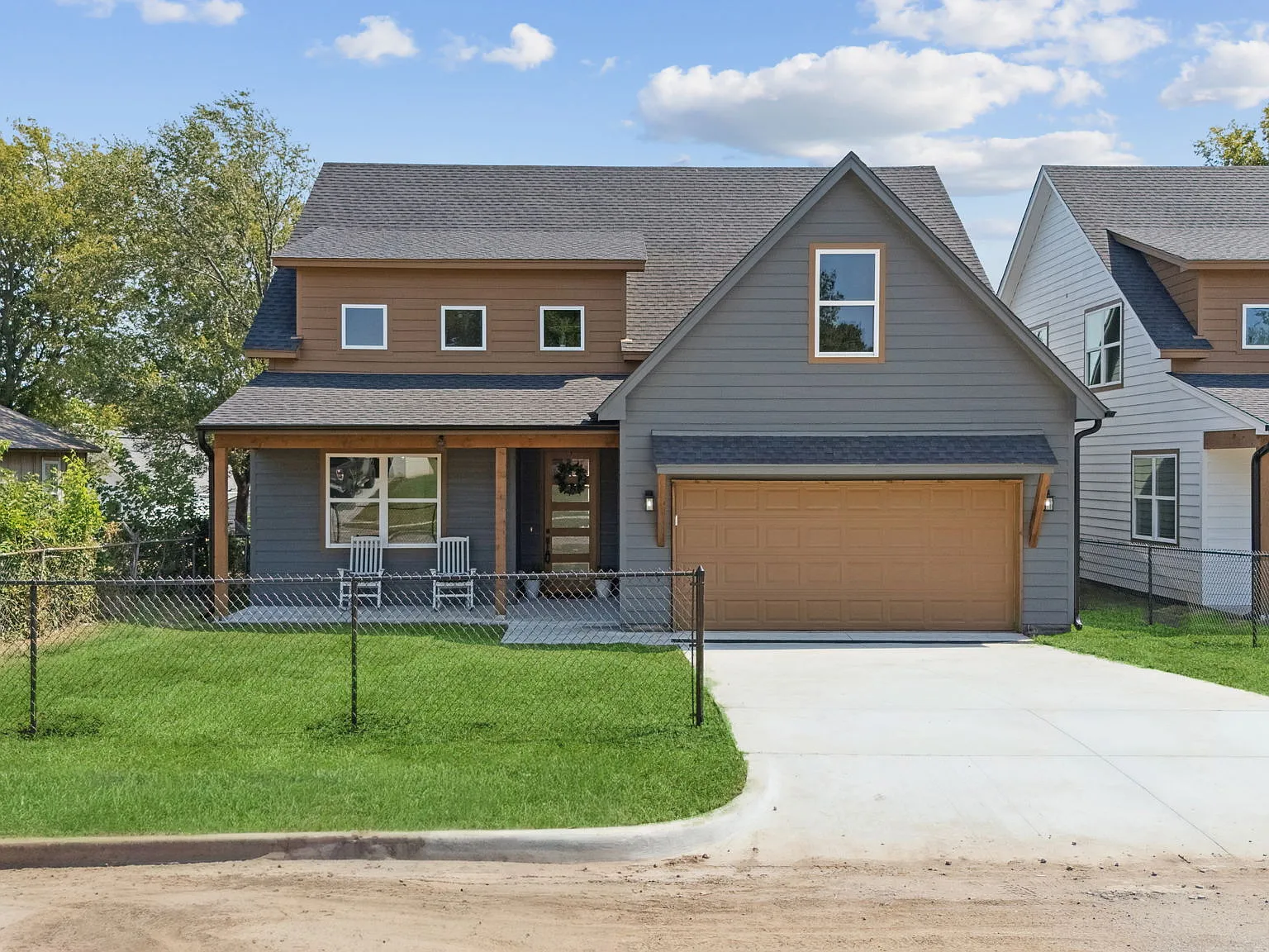 3 bed, 2.5 bath, 2660 sqft, $2,700 — Photo 1