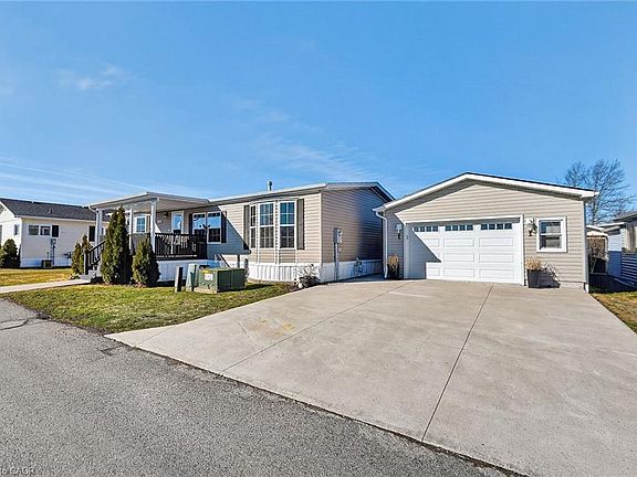 2nd image of 3033 Townline Rd #211