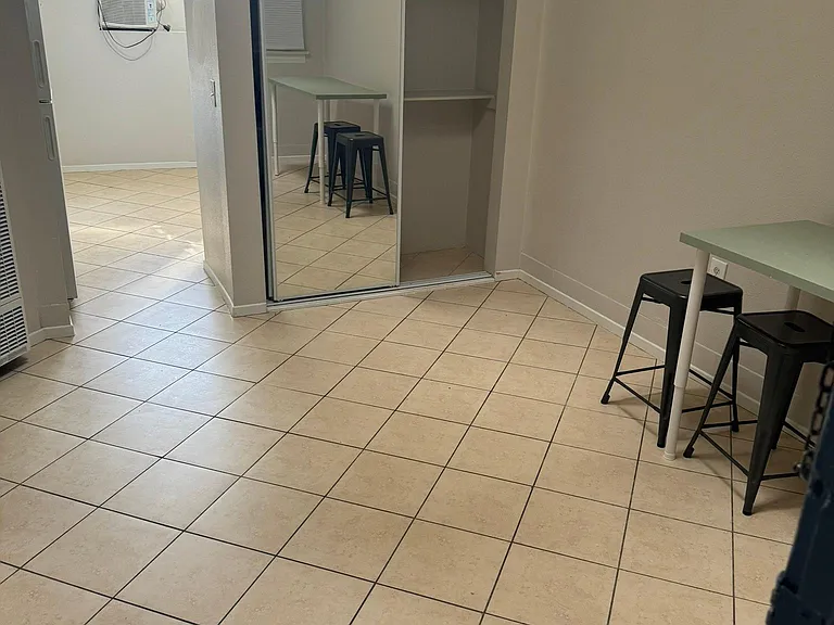 279 N 2nd Ave #9 — Photo 3