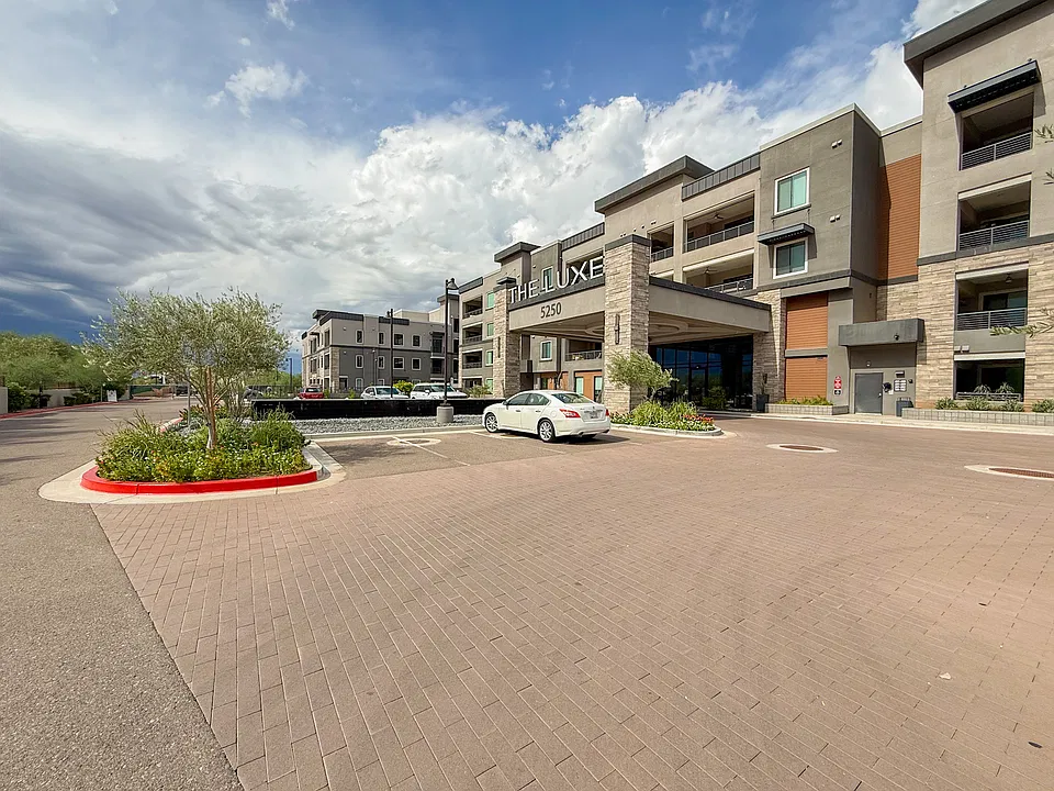 5250 E Deer Valley Dr