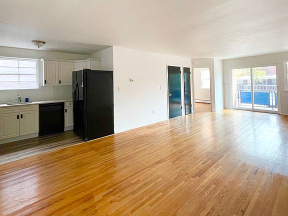 5th image of 3625 Corlear Ave Floor 2