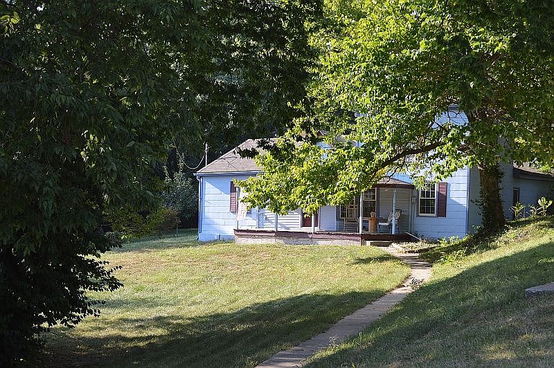 1st image of 432 W Franklin St