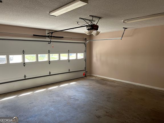 3rd image of 407 Shoal Cir