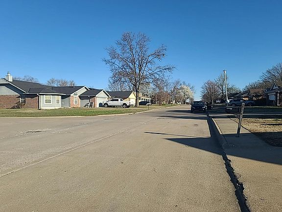 4th image of 423 N 37th Pl
