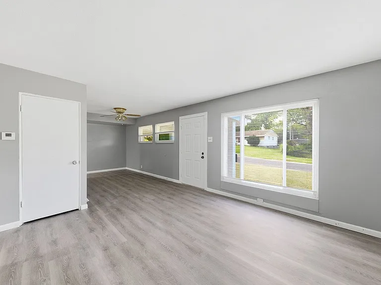 237 Grampian Rd — Photo 6