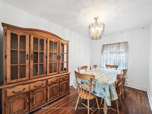 5th image of 616 Old Weston Rd