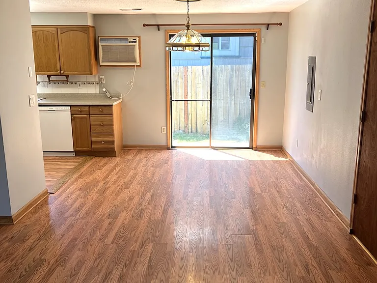 6910 SE Pardee St #A — Photo 8