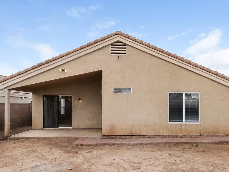 631 N Williams St — Photo 15
