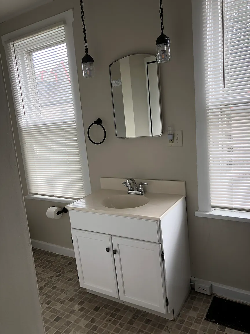 35 Oakland Ave photo 1