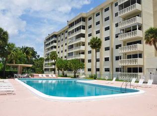 800 NE 195th St APT 103, Miami, FL 33179
