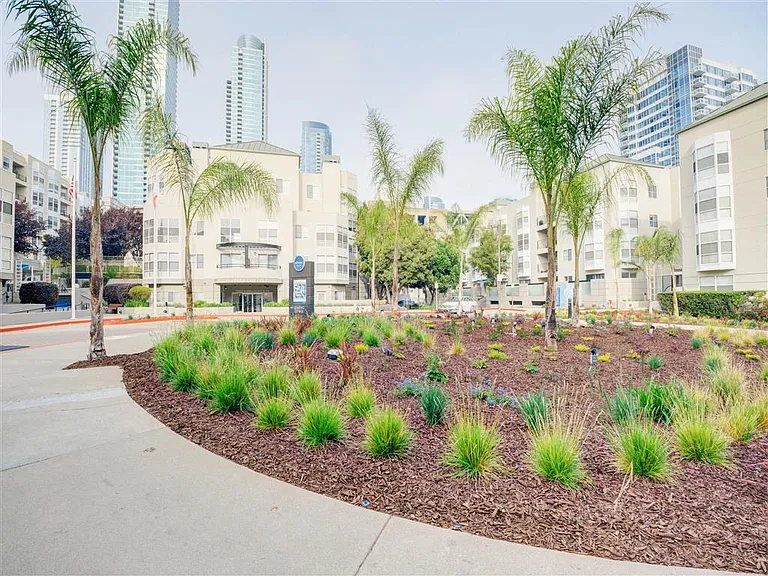 Bayside Village — Photo 41