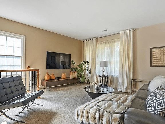 5th image of 14302 Ansonia Ct