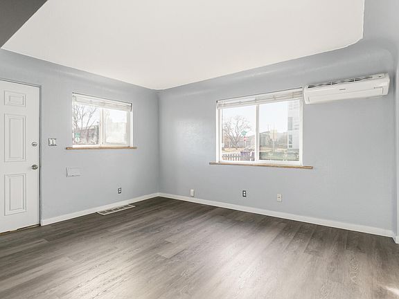 3rd image of 3165 W 17th Ave