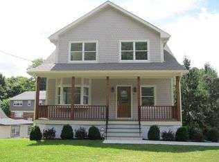 94 E Sunnyside Ln, Irvington, NY 10533