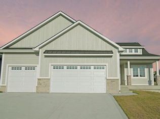 959 Wolf Creek Dr, Polk City, IA 50226