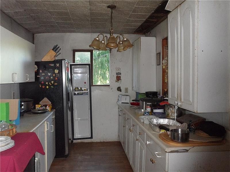 2nd image of 164 N Harmony Rd