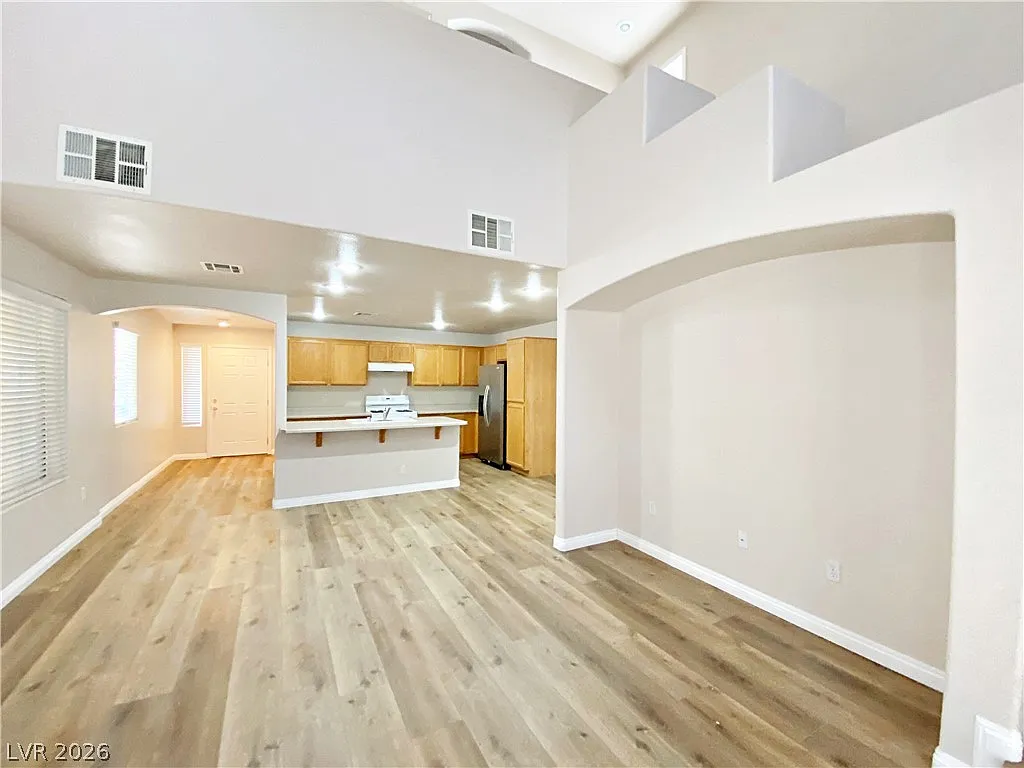 3 bed, 3.0 bath, 1615 sqft, $1,890 — Photo 4