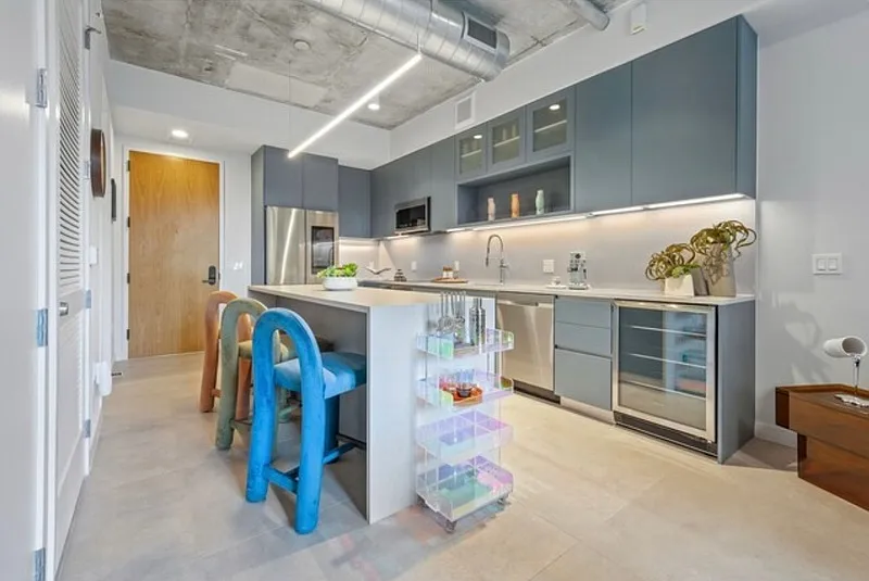 1 bed, 1.0 bath, $4,360 — Photo 2