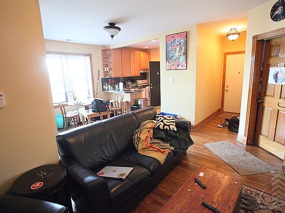 4th image of 2838 N Francisco Ave APT 2a