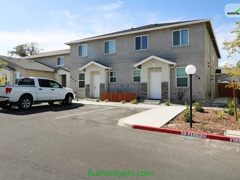 844 Mission De Oro Dr #B — Photo 1