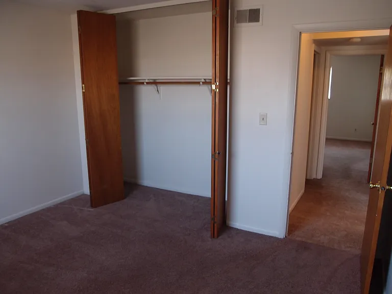Guion Creek Apartments — Photo 27