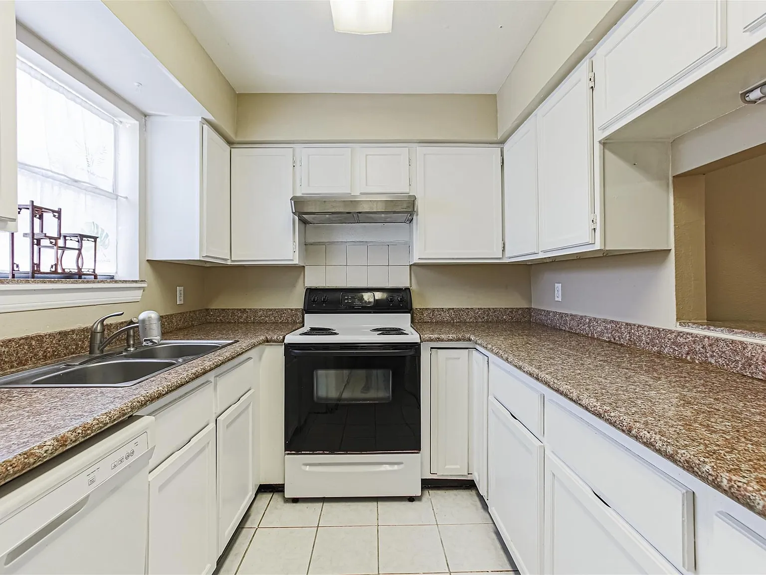 2 bed, 2.0 bath, 1200 sqft, $1,525 — Photo 4