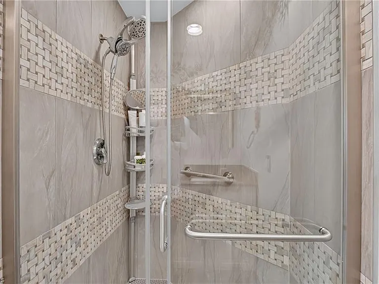 14907 Sterling Oaks Dr — Photo 21