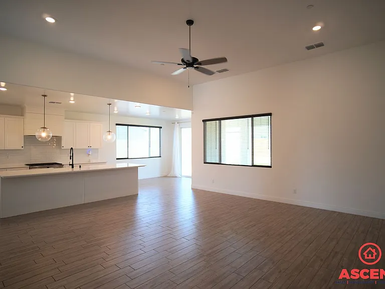 3208 Blue Creek Ln — Photo 6