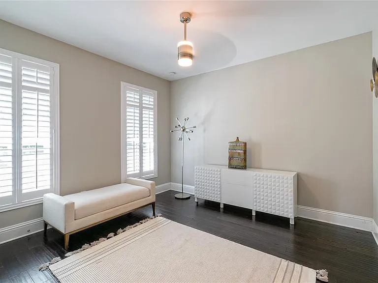 653 E Jackson St — Photo 7