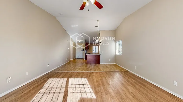 8107 S 5th Ave — Photo 6