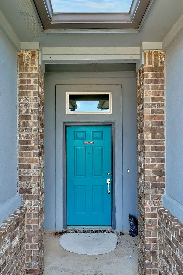Amazing 3 bed 2 bath in Manor — Photo 4