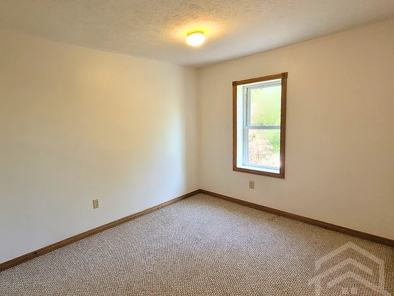 383305 Salford Rd — Photo 11