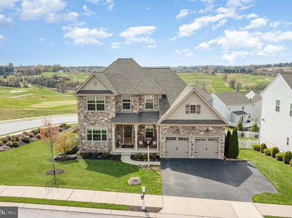 601 Hennyson Dr, York, PA 17402