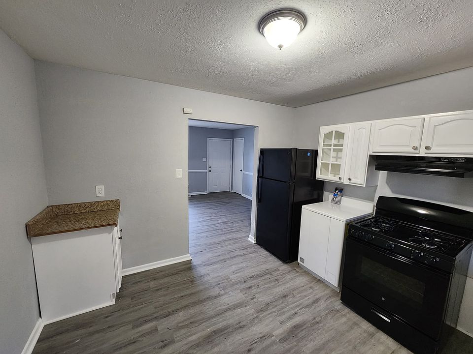 1st image of 3102 Hanbury St #C