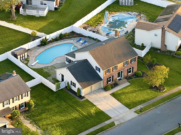 3rd image of 722 Chatham Rd