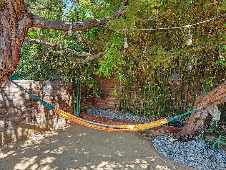 1410 Dartmouth Dr — Photo 12