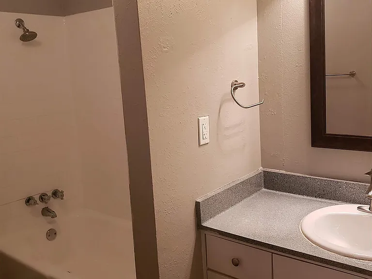 Camelot Apartments — Photo 55