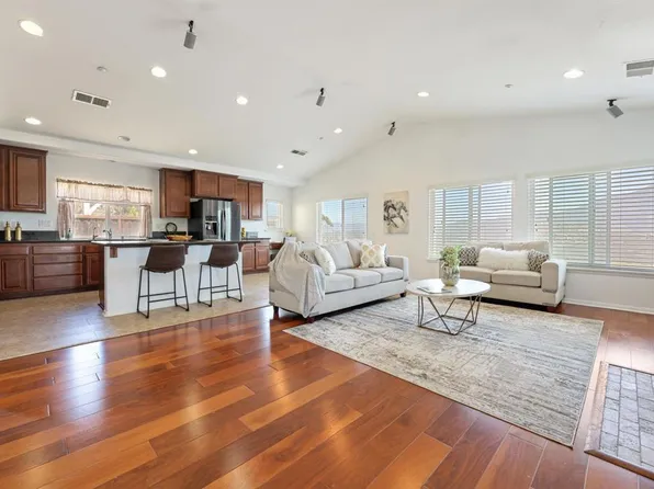 10463 Celestial Waters Dr, Spring Valley, CA 91977