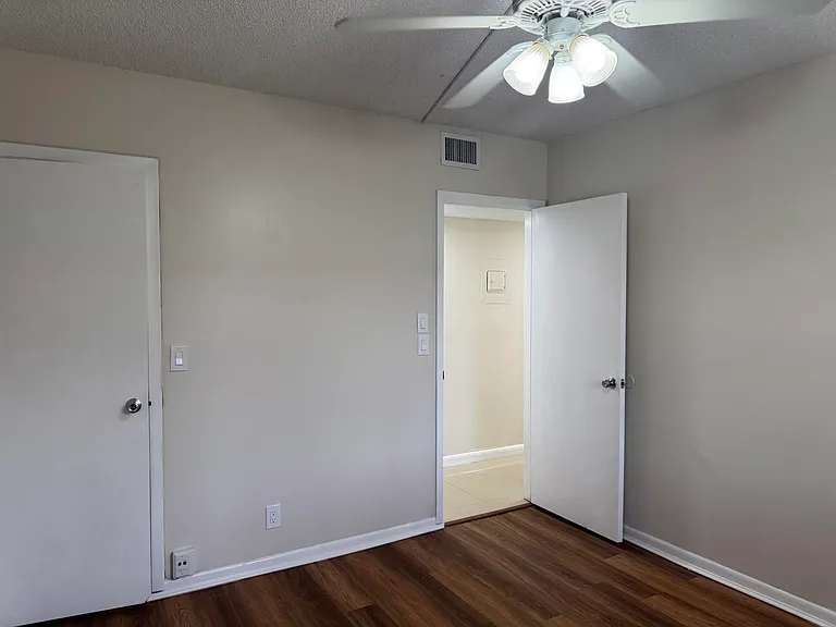 3710 N Pine Island Rd #122 — Photo 23