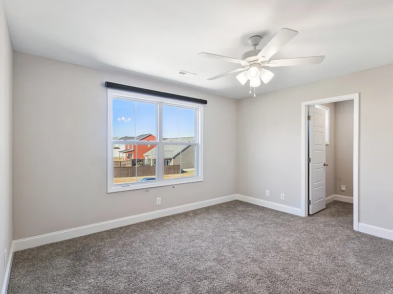 2433 Bucklin Dr — Photo 34