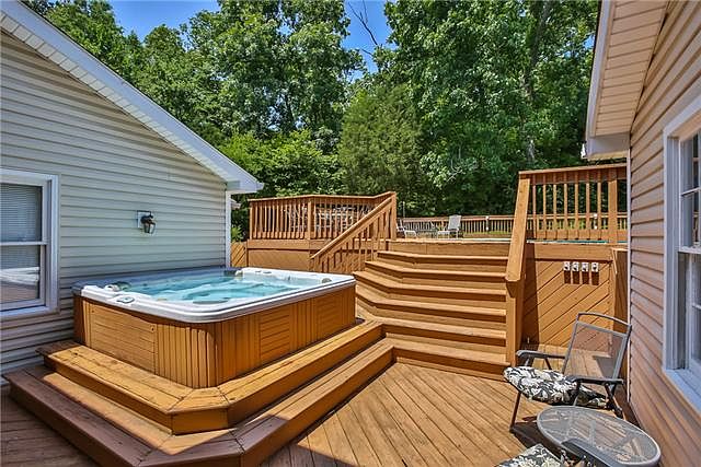 2nd image of 112 Cypress Leaf Ct