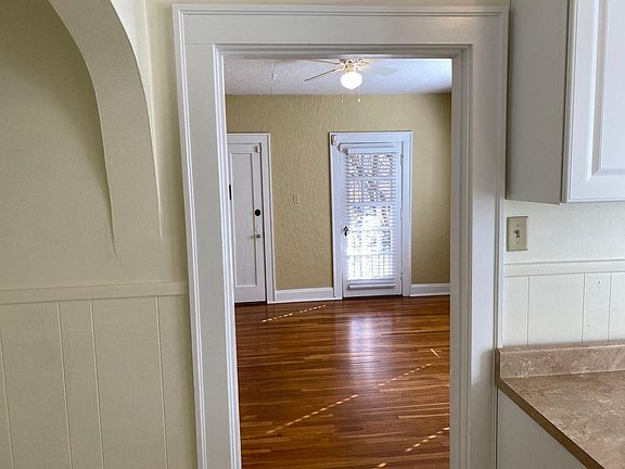 5th image of 4423 Erie Ave APT 1