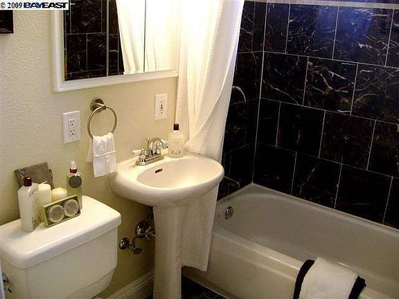 4th image of 4734 Baffin Ave