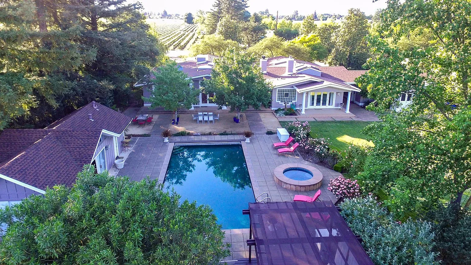 5 bed, 5000 sqft, $25,000 — Photo 1