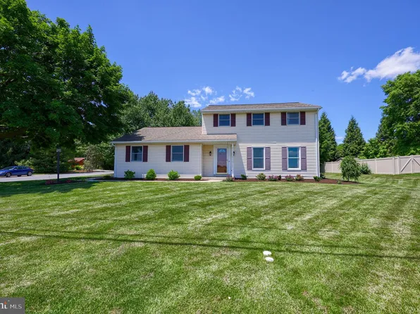219 Tobacco Rd, Ephrata, PA 17522