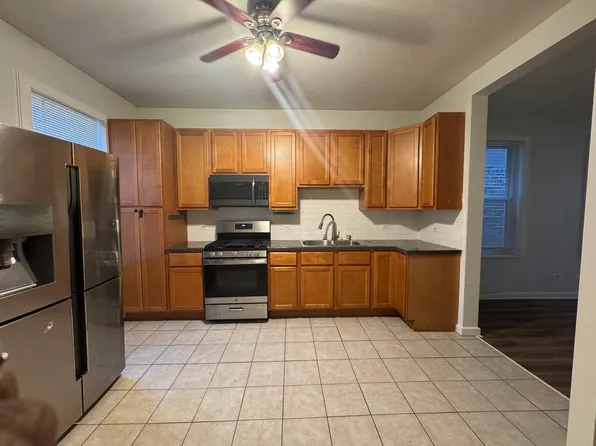 2642 W Superior St Floor 1, Chicago, IL 60612