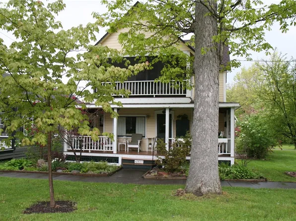 42839 Saint Lawrence Ave, Thousand Island Park, NY 13692