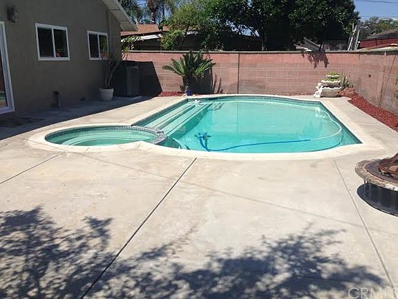 4th image of 1409 E La Palma Ave