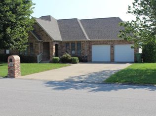 2001 N Dawn Dr, Marion, IL 62959