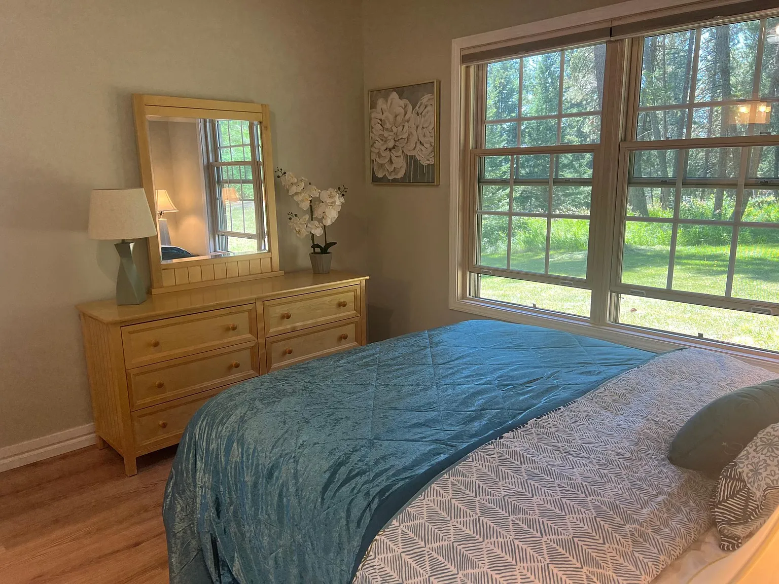 2 bed, 1000 sqft, $2,000 — Photo 2